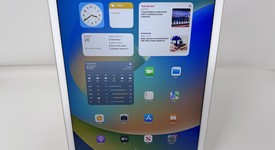 Good
													Apple iPad Pro 12.9" 1st Gen 2015 - Wi-Fi, Gold, 128 GB, A1584, 1st Gen 2015, photo 1 of 6