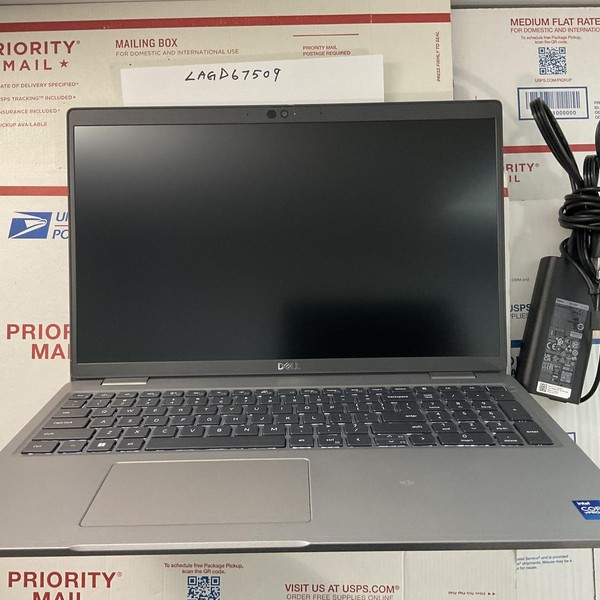 Dell Latitude 5520 - 512 GB, Titan Gray, 16 GB, Intel Core i5