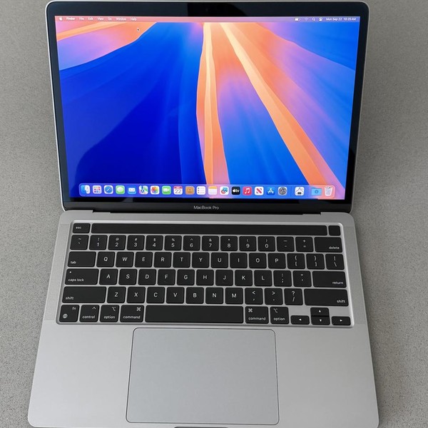 MacBook Pro 2022 - 13 inch - 256 GB, Gray, 8 GB, Apple M2