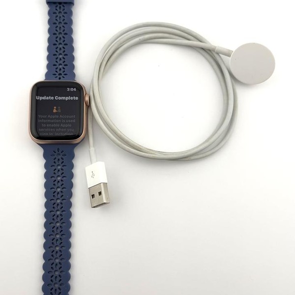 Apple Watch Series 6 40mm - Gold, A2291 - GPS, Aluminum