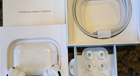 Used
													Apple AirPods Pro 2 - Lightning, photo 2 of 10