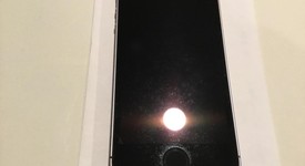Good
													Apple iPhone SE 1st Gen 2016 - Verizon, Grey, 16 GB, A1662, photo 3 of 9