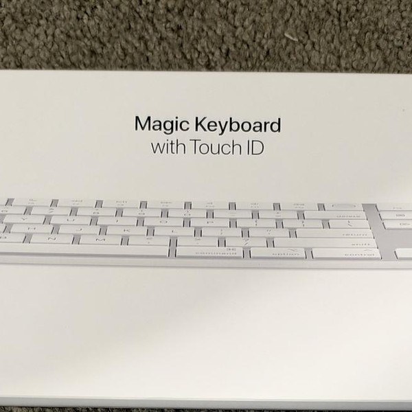 Apple Magic Keyboard - Touch ID and Numeric Keypad - Silver