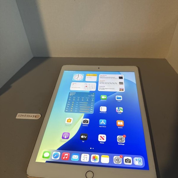 Apple iPad 7th Gen - Wi-Fi, 128 GB, Gold, A2197