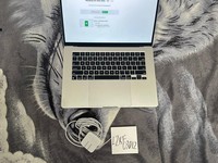 MacBook Air 2025 (M4) - 15"