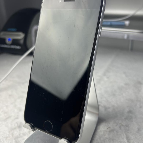 Apple iPhone SE 2nd Gen 2020 - Unlocked, 64 GB, White, A2275