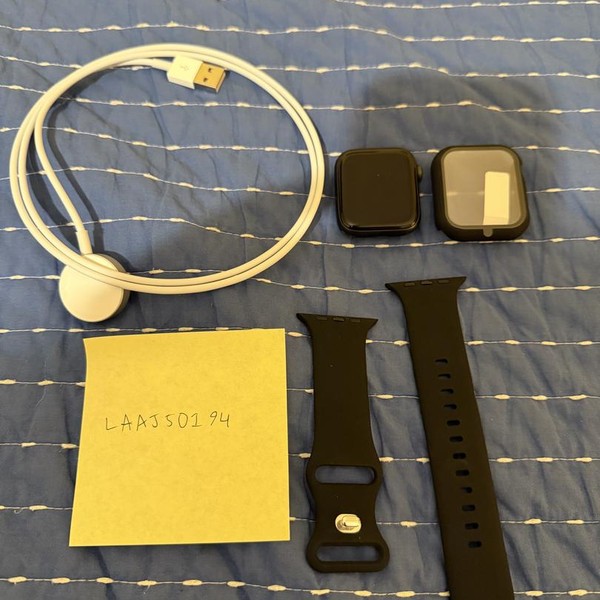 Apple Watch SE 1st Gen 44mm - Gray, A2352 - GPS, Aluminum
