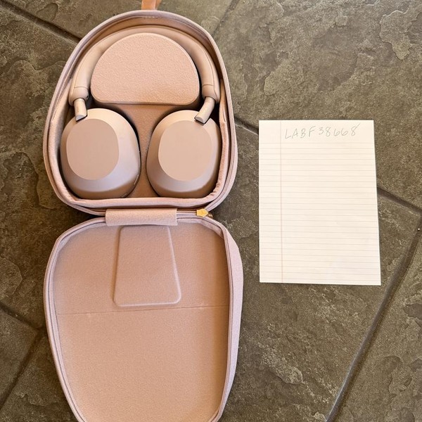 Sony WH1000XM5-B Wireless Headphones - Smoky Pink