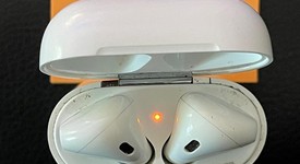 Used
													Apple AirPods 2nd Gen - Lightning Case, photo 1 of 5