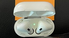 Used
													Apple AirPods 2nd Gen - Lightning Case, photo 1 of 5