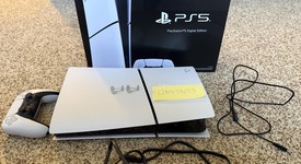 Mint
													PlayStation 5 Slim Digital Edition (2023) - White, 1 TB, photo 4 of 11
