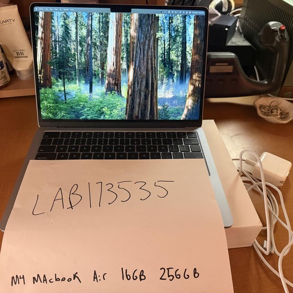 MacBook Air 2025 (M4) - 13 inch - 256 GB, Sky Blue, 16 GB, Apple M4