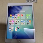 Mint Apple iPad (8th Gen) - Wi-Fi, 128 GB, Silver, A2270