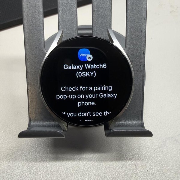 Samsung Galaxy Watch6 - Unlocked, Gold, 40mm