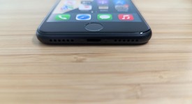 Good
													Apple iPhone SE 3rd Gen 2022 - Unlocked, Midnight, 64 GB, A2595, photo 3 of 14