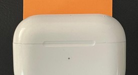 Used
													Apple AirPods Pro 1st Gen - MagSafe Case, photo 2 of 5