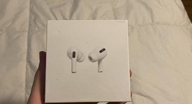 New
													Apple AirPods Pro 1st Gen - Wireless Case, photo 2 of 5