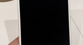 Good
													Apple iPad Pro 10.5" - Unlocked, Silver, 64 GB, photo 1 of 11