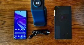 Mint
													Motorola Razr Plus (2024) - Unlocked, Navy Blue, 256 GB, 12 GB, photo 1 of 22