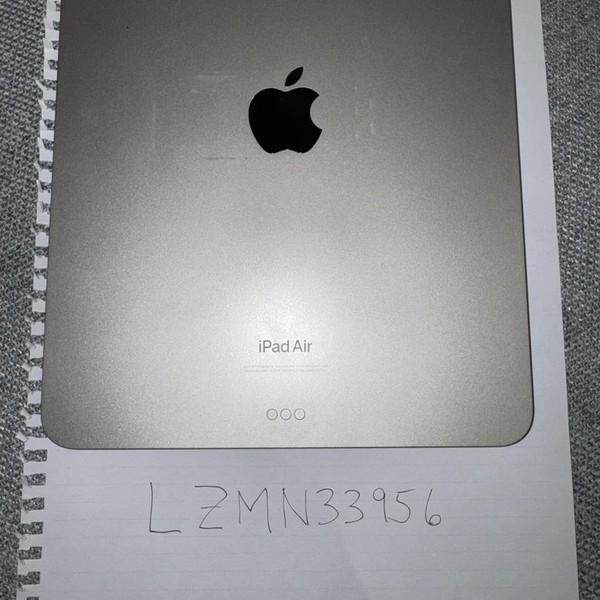 Apple iPad Air 5th Gen - Wi-Fi, 256 GB, Starlight, A2588