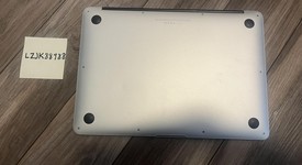 Good
													MacBook Air 2015 - 13" - Silver, 128 GB, 8 GB, photo 4 of 5