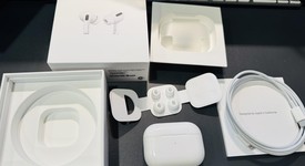 Used
													Apple AirPods Pro - MagSafe Case, photo 2 of 10