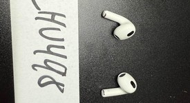 Used
													Apple AirPods 3rd Gen - Lightning Case, photo 3 of 5