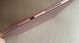 Good
													Apple iPad Pro 9.7" - AT&T, Rose Gold, 32 GB, A1674, photo 2 of 3