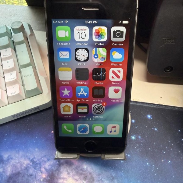 Apple iPhone 5S - Unlocked, 16 GB, Gray, A1533