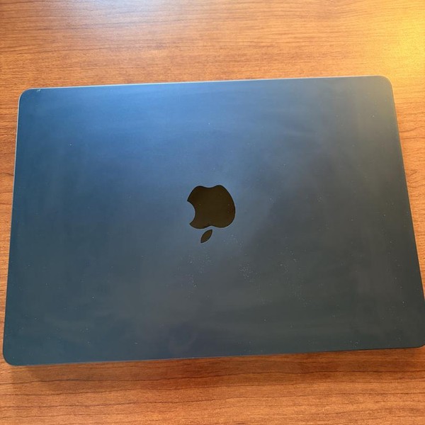 MacBook Air 2022 (M2) - 13 inch - 512 GB, Midnight, 8 GB, Apple M2