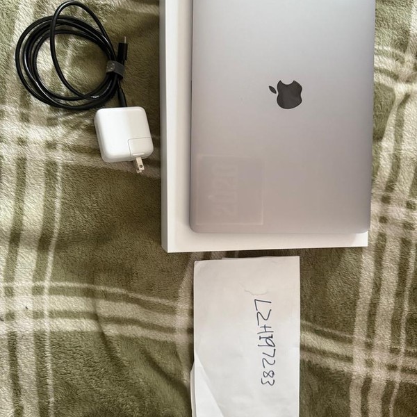 MacBook Air 2019 - 13 inch - 256 GB, Gray, 8 GB, Intel Core i5