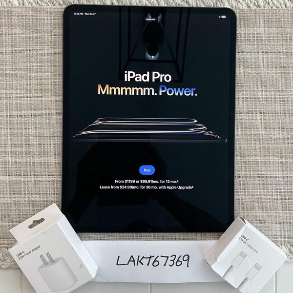 Apple iPad Pro 13 inch (M4) 2024 - Unlocked, 256 GB, Black, 8 GB, A2926, Standard Glass