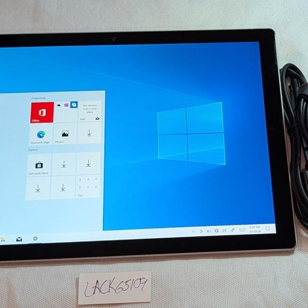 Microsoft Surface Pro 5 (2017) - Wi-Fi, 128 GB, Silver, 4 GB