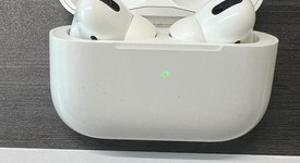 Used
													Apple AirPods Pro - Wireless Case, photo 2 of 4