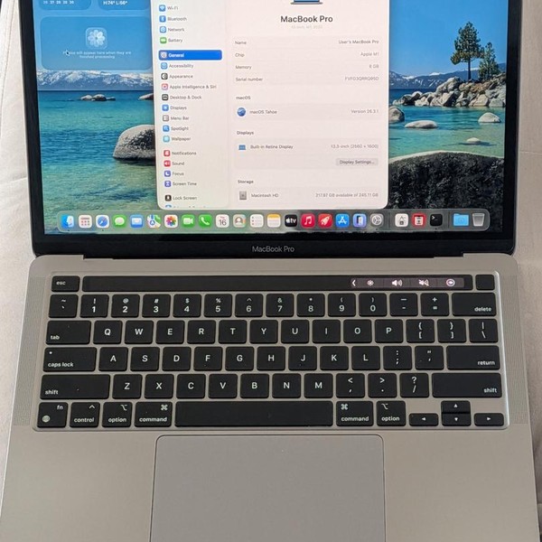 MacBook Pro 2020 - 13 inch - 256 GB, Gray, 8 GB, Apple M1