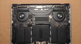 Good
													MacBook Pro 2018 (With Touch Bar) - 13" - I7, Silver, 1 TB, 16 GB, photo 4 of 20