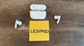 Used
													Apple AirPods Pro 1st Gen - Wireless Case, photo 2 of 2