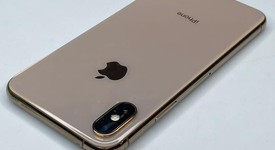 Good
													Apple iPhone Xs - Verizon, Gold, 64 GB, A1920, photo 4 of 7