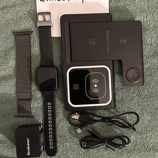 Apple Watch SE 2nd Gen 44mm - Unlocked, Midnight, A2727 - Cellular, Aluminum