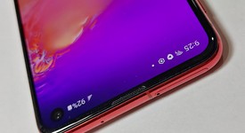 Good
													Samsung Galaxy S10e - Verizon, Red, 128 GB, 6 GB, SM-G970U, photo 3 of 9
