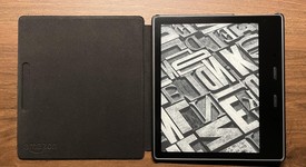Mint
													Amazon Kindle Oasis 10th Gen - Gray, 8 GB, WiFi Only, photo 1 of 7