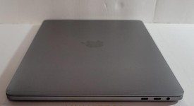 Good
													MacBook Pro 2018 (With Touch Bar) - 13" - I5, Gray, 256 GB, 8 GB, photo 3 of 8