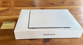 New
													MacBook Air 2022 - 13" - Apple M2, Midnight, 256 GB, 16 GB, photo 2 of 3