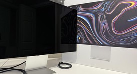 Mint
													Apple Studio Display 2022 - Standard Glass, Tilt Adjustable Stand, photo 1 of 13