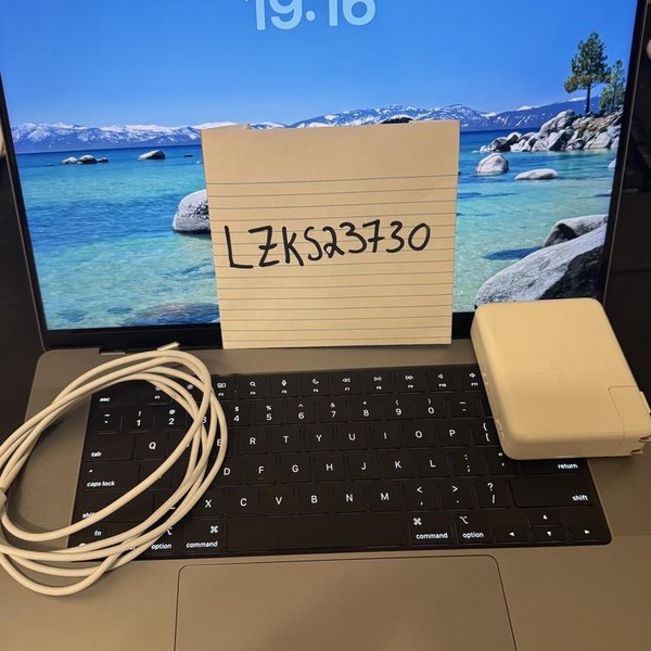 MacBook Pro 2021 - 16 inch - 1 TB, Gray, 16 GB, Apple M1 Pro 10-core