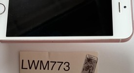 Good
													Apple iPhone SE 1st Gen 2016 - Unlocked, Rose Gold, 16 GB, A1723, photo 3 of 8