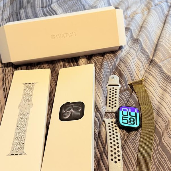 Apple Watch Series 11 46mm - Jet Black, A3333 - GPS, Aluminum