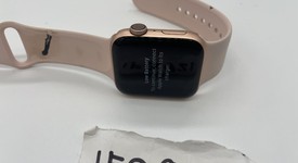 Fair
													Apple Watch Series 4 44mm - Gold, A1978 - GPS, Aluminum, photo 1 of 5