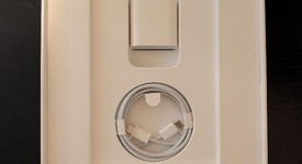 Good
													Apple iPad Air 5th Gen - Unlocked, Gray, 64 GB, A2589, photo 5 of 6