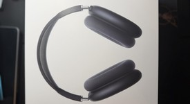 New
													Apple AirPods Max USB-C - Midnight, photo 5 of 8